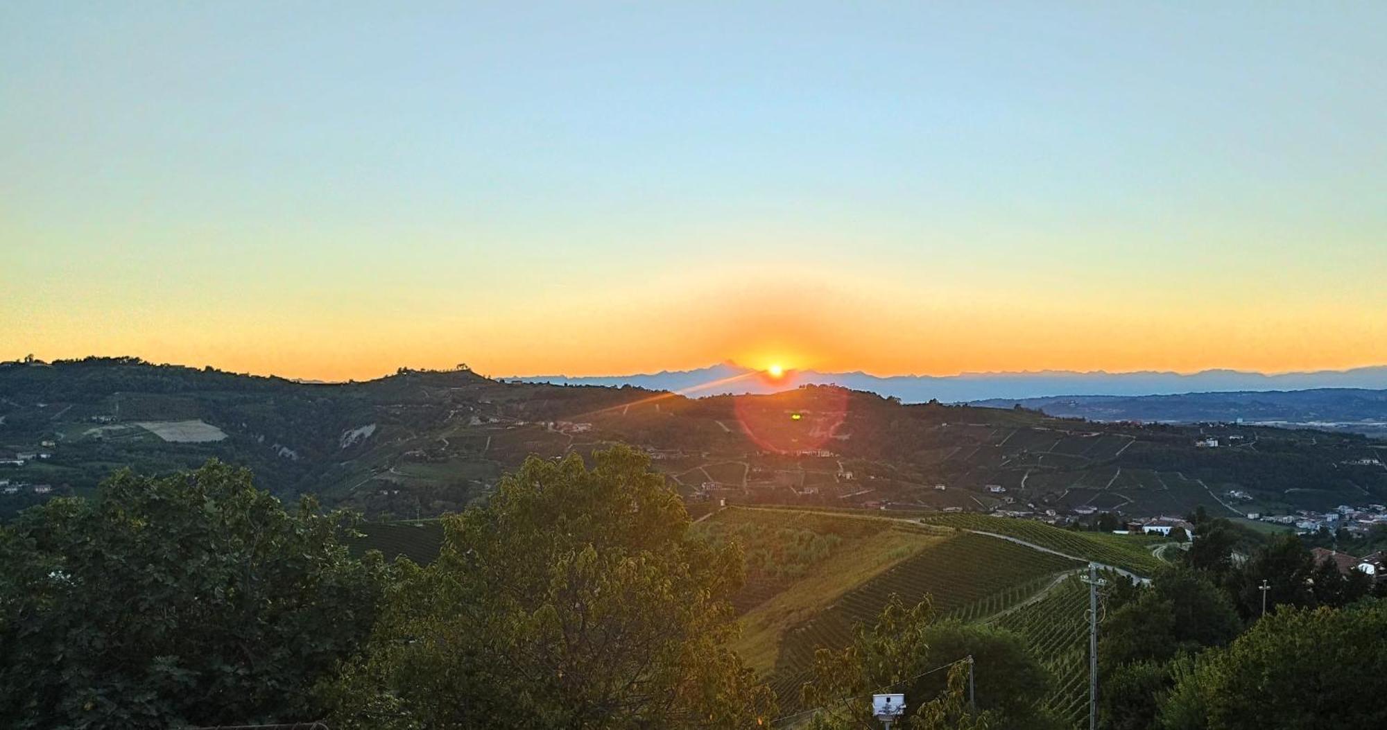 Casa Rubbo - Appartamento In Collina 'Monviso' Alba  Esterno foto