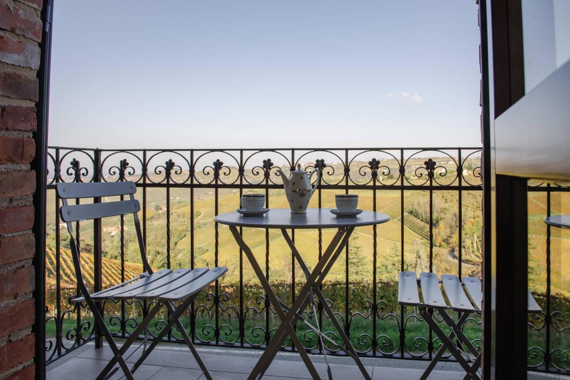 Casa Rubbo - Appartamento In Collina 'Monviso' Alba  Esterno foto