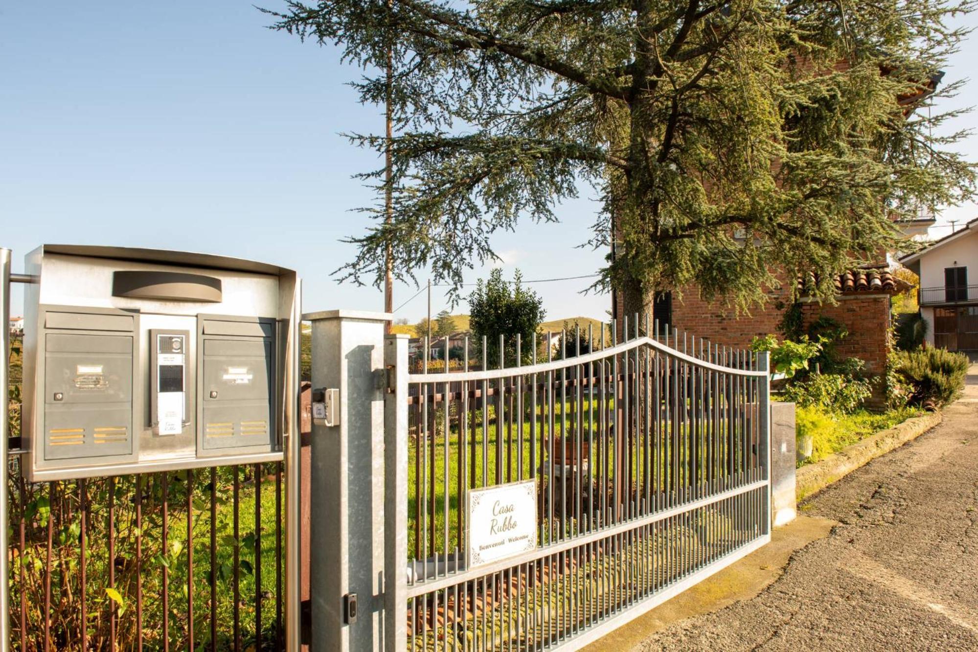 Casa Rubbo - Appartamento In Collina 'Monviso' Alba  Esterno foto