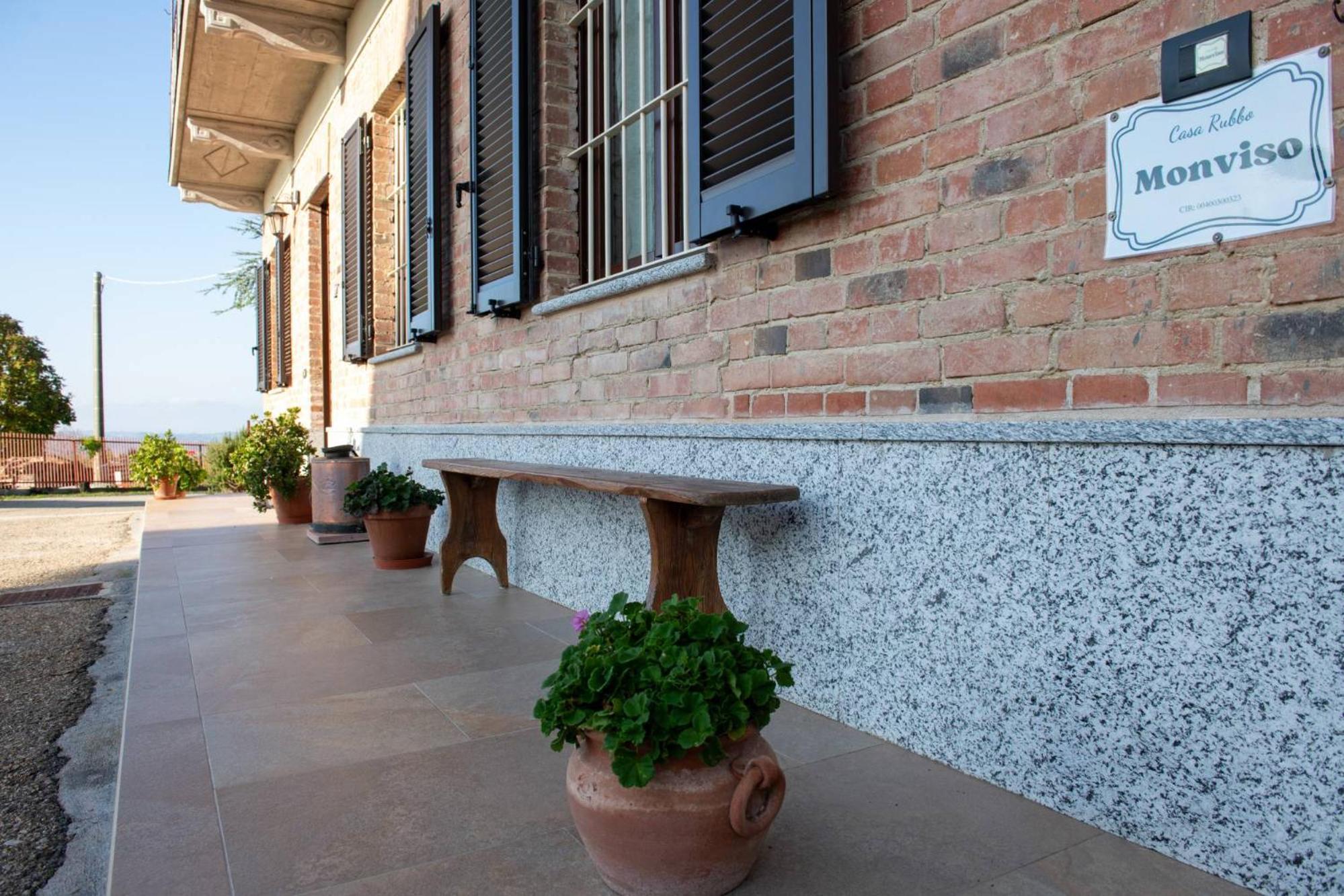 Casa Rubbo - Appartamento In Collina 'Monviso' Alba  Esterno foto